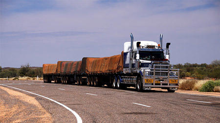 picture of a tractor trailer truck