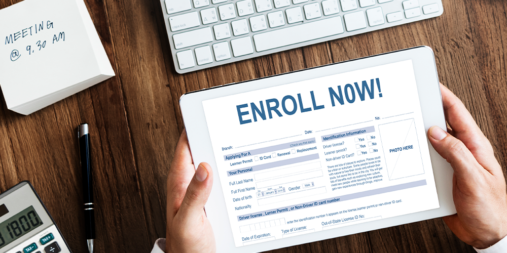 picture of a tablet and keyboard